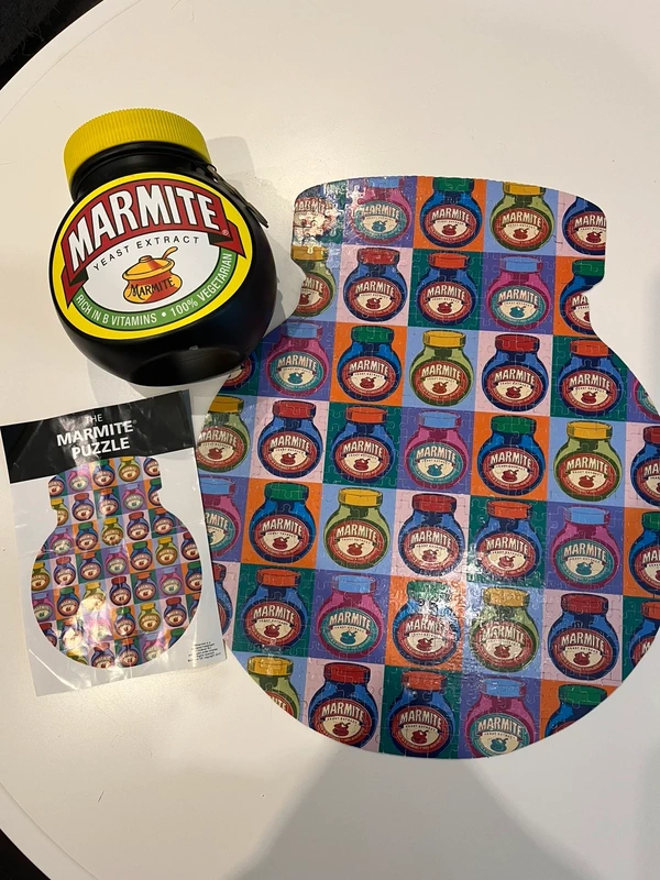 Dvipusė dėlionė (500 dalių) „Marmite“ - Daiktų atokvėpis