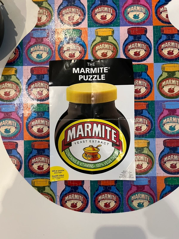 Dvipusė dėlionė (500 dalių) „Marmite“ - Daiktų atokvėpis