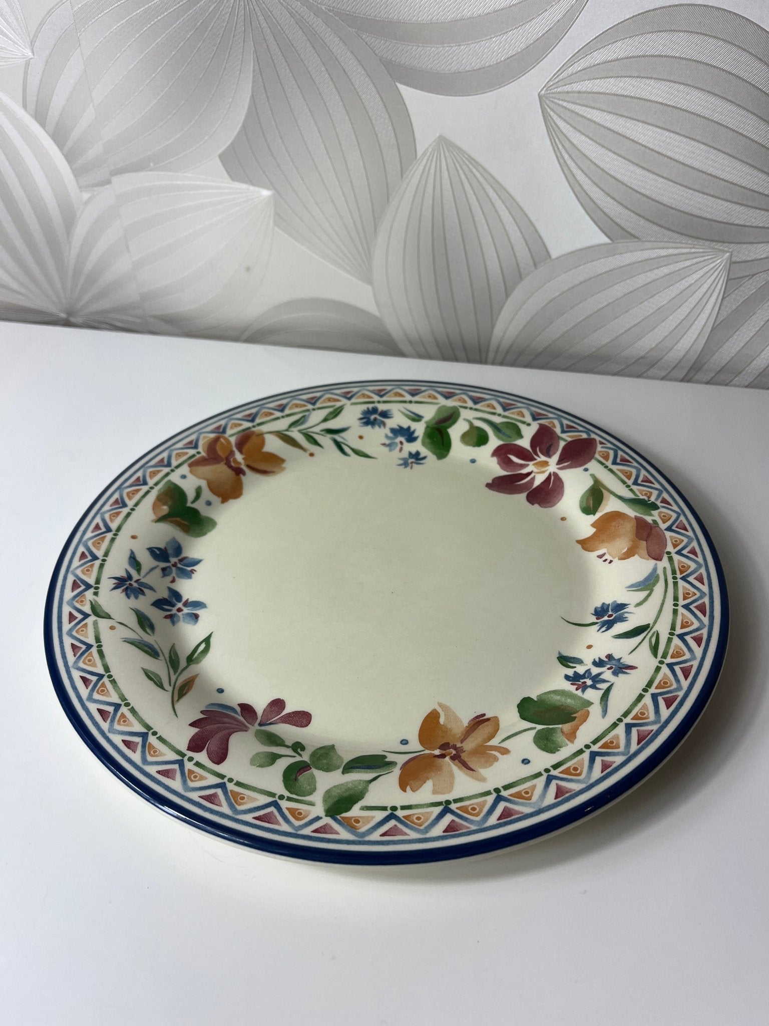 Gėlėta „Staffordshire“ lėkštė - Daiktų atokvėpis