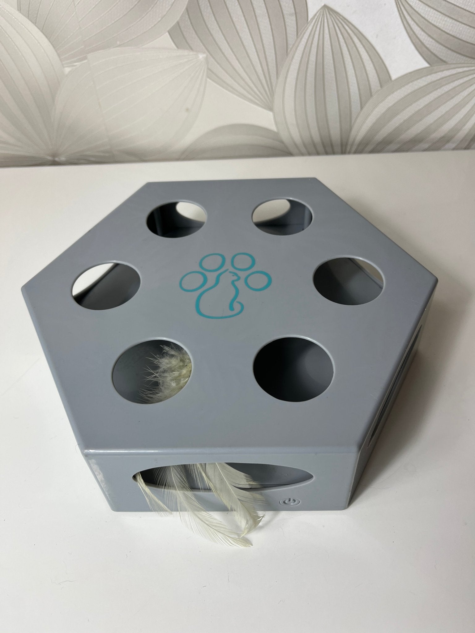 Interaktyvus kačių žaislas su plunksnele - Daiktų atokvėpis