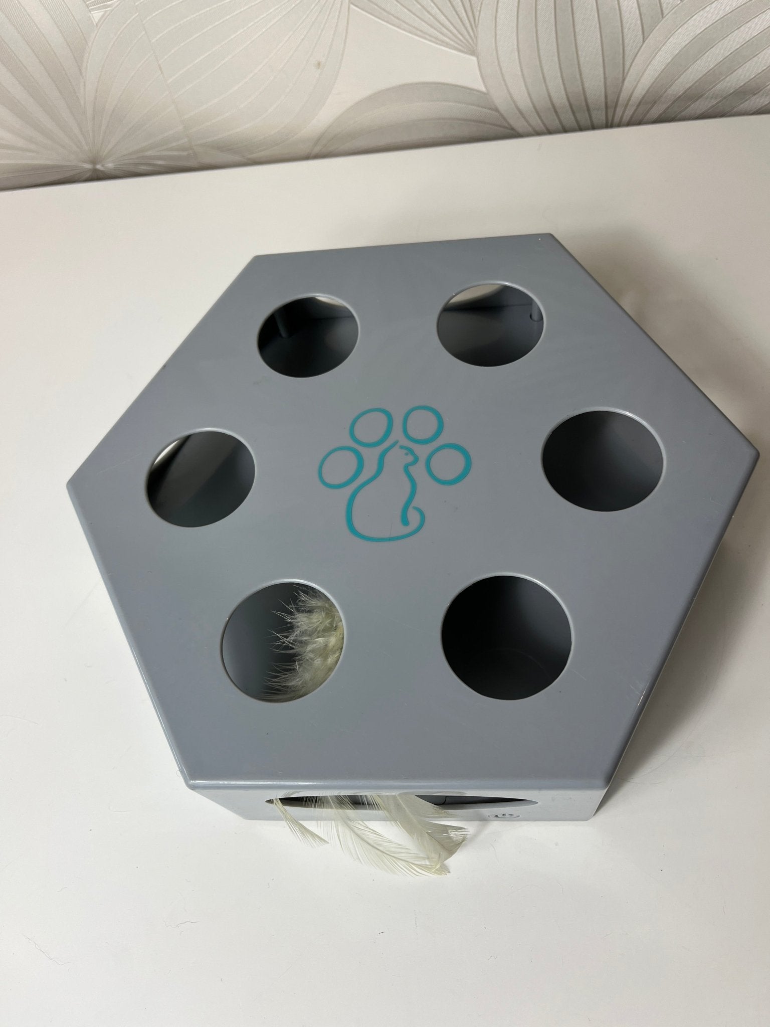 Interaktyvus kačių žaislas su plunksnele - Daiktų atokvėpis