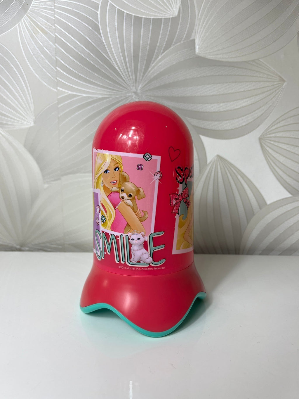 Keičianti spalvas lempa su „Barbie“ - Daiktų atokvėpis