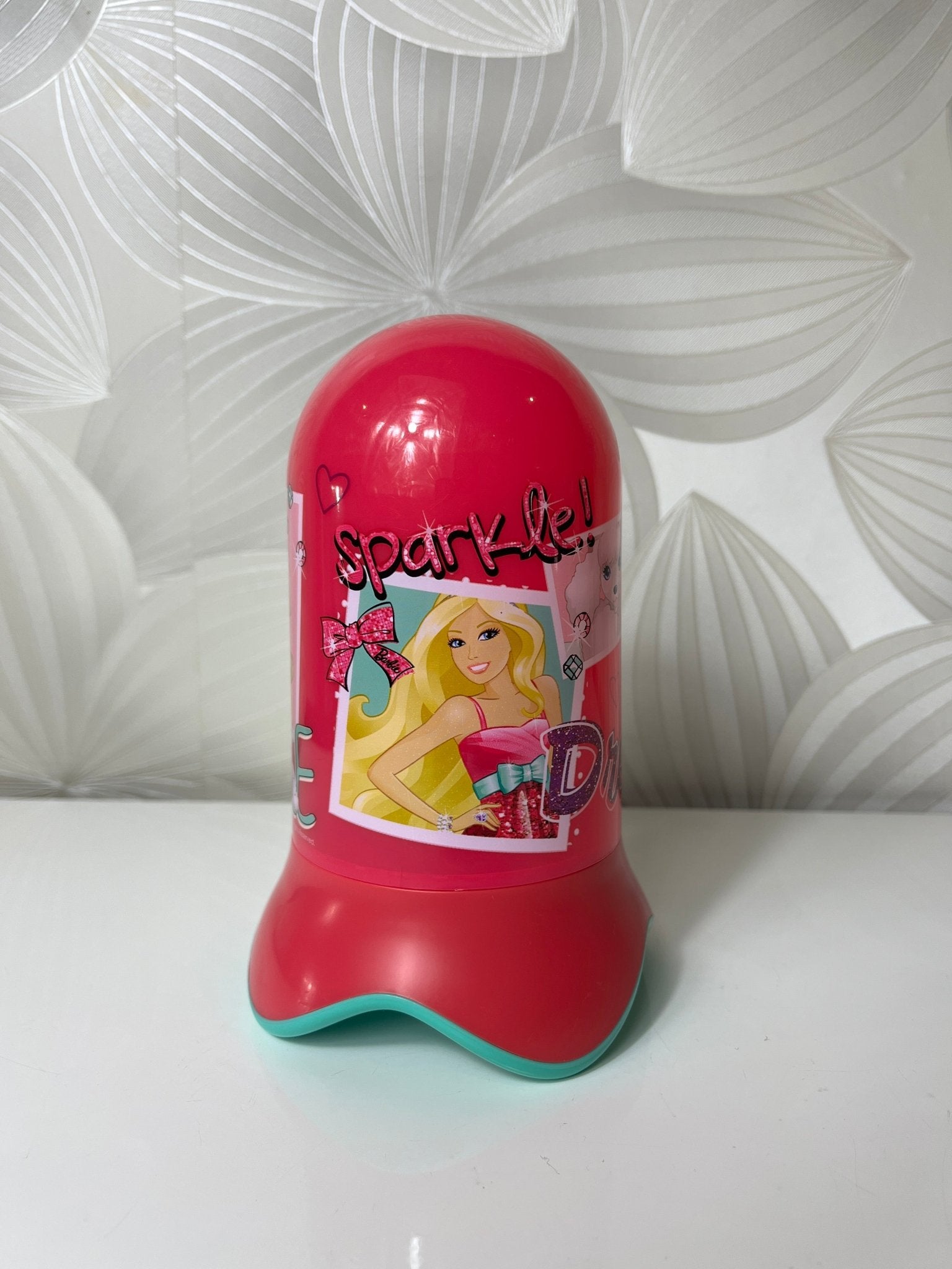 Keičianti spalvas lempa su „Barbie“ - Daiktų atokvėpis