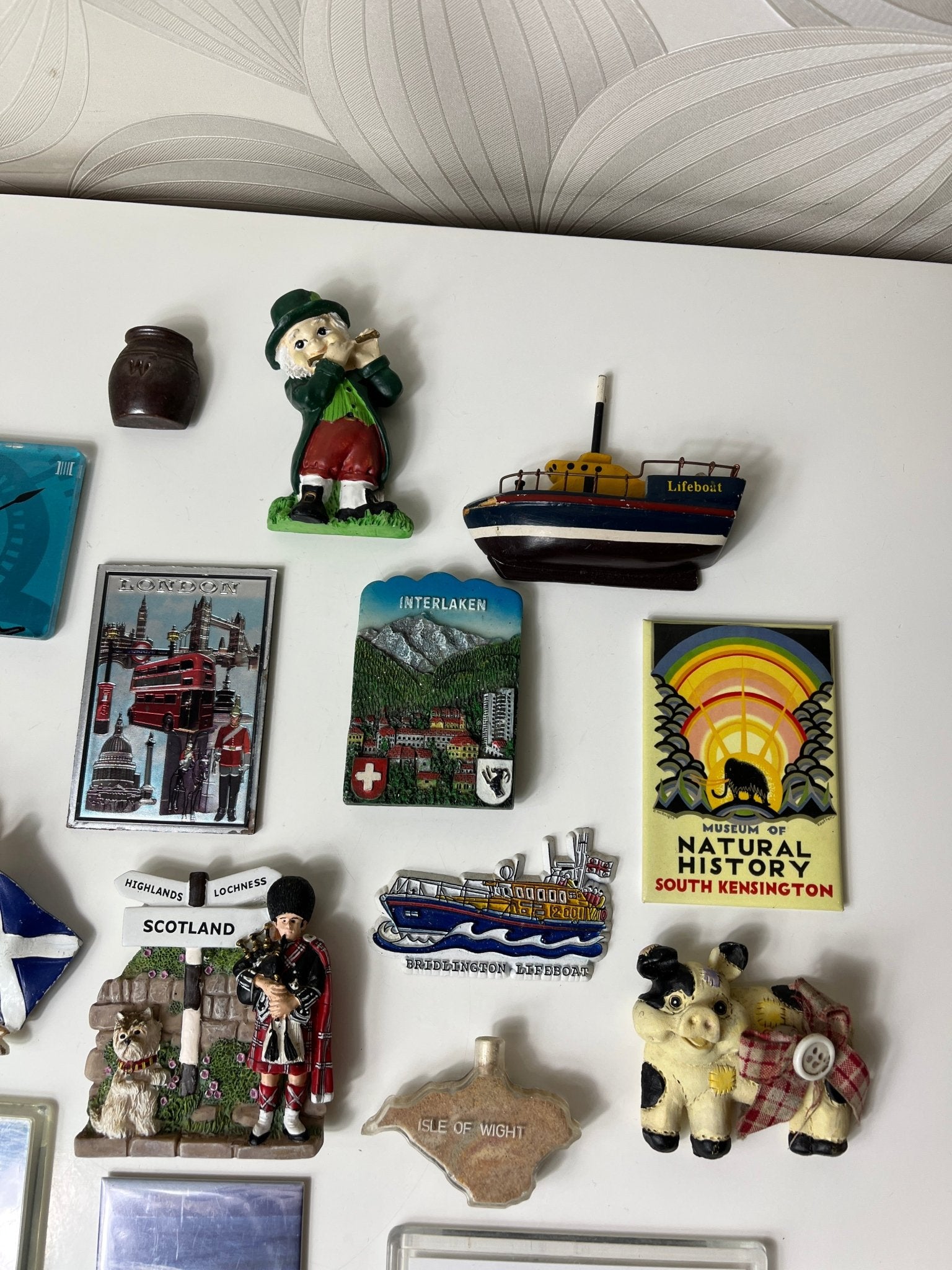 Kolekciniai magnetukai iš skirtingų pasaulio vietų (16 vnt.) - Daiktų atokvėpis