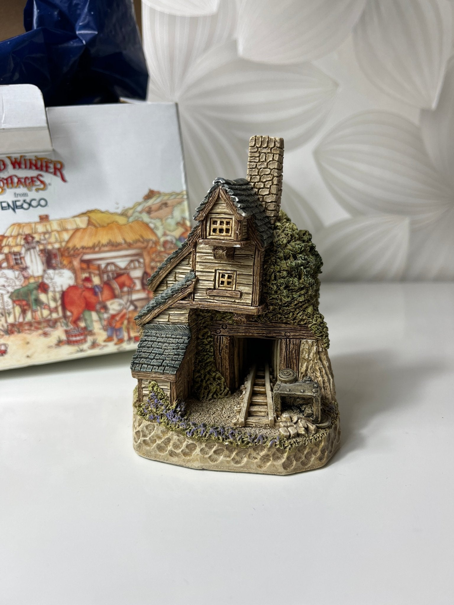 Kolekcinis vintažinis namelis David Winter gamybos - Daiktų atokvėpis