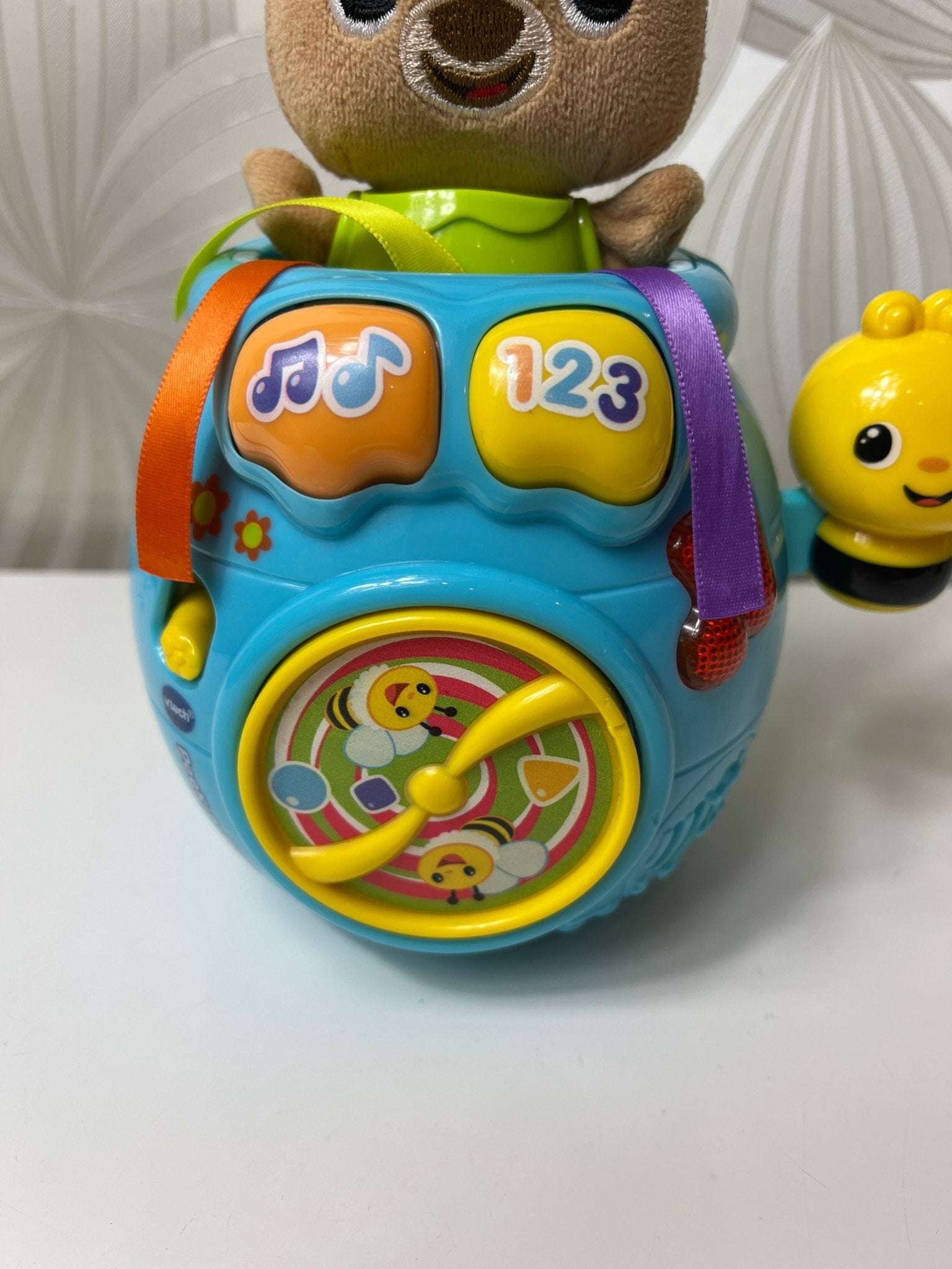 Lavinamasis „VTech“ meškučio žaislas su bitute - Daiktų atokvėpis