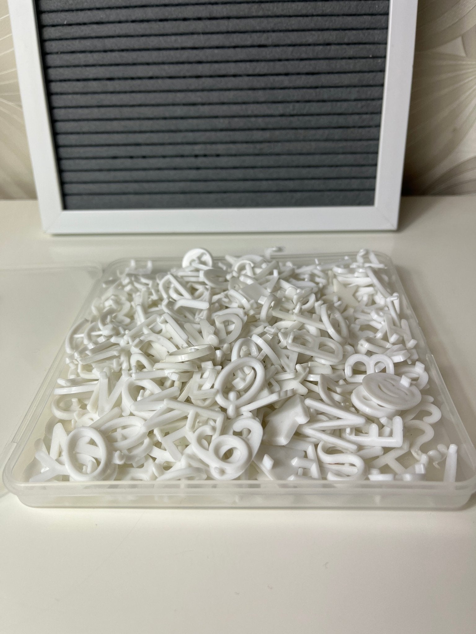 Lentelė su raidėmis - Daiktų atokvėpis