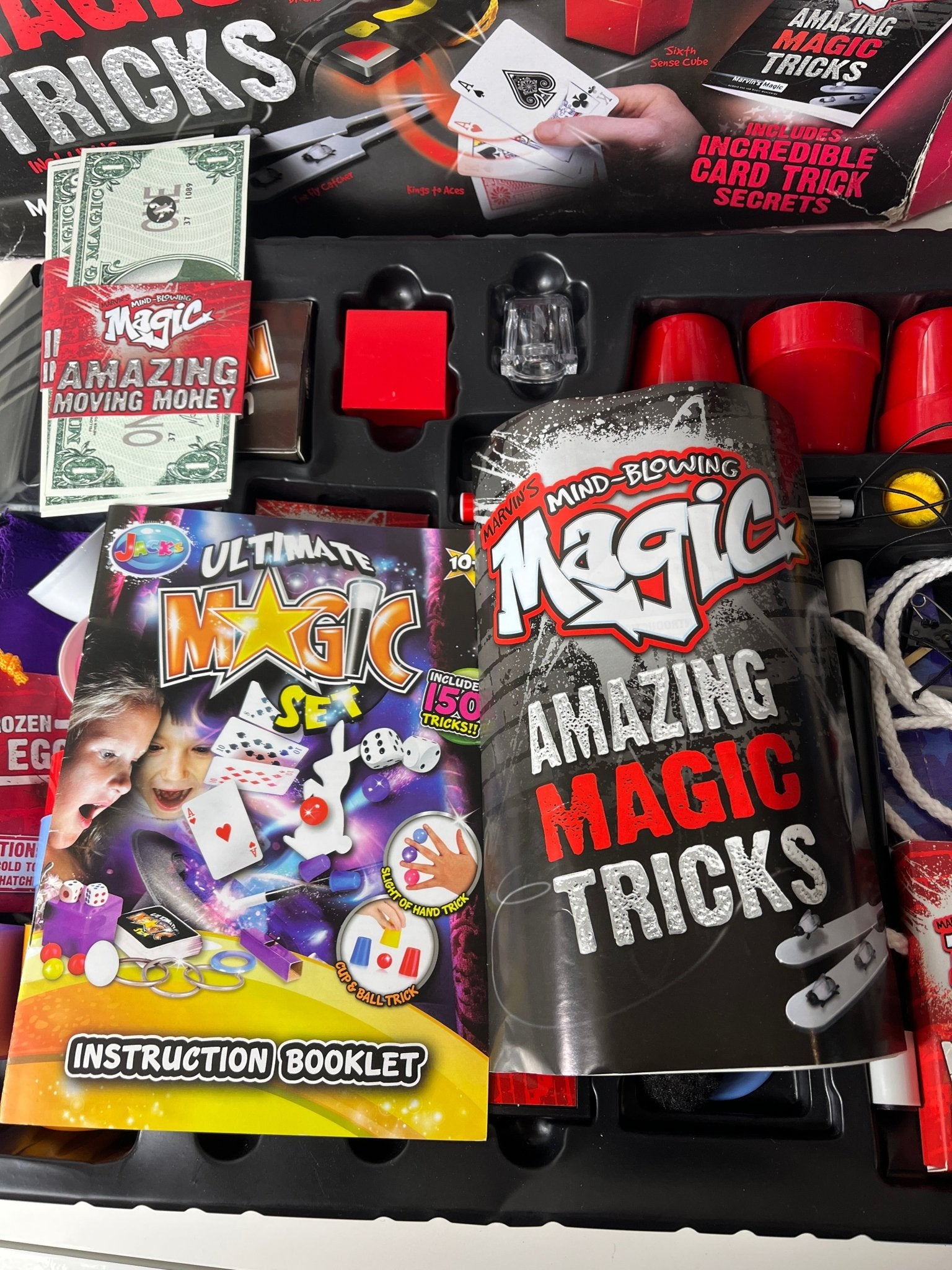 Magijos rinkinys „Marvin’s Mind - Blowing Magic“ (125 triukai) - Daiktų atokvėpis