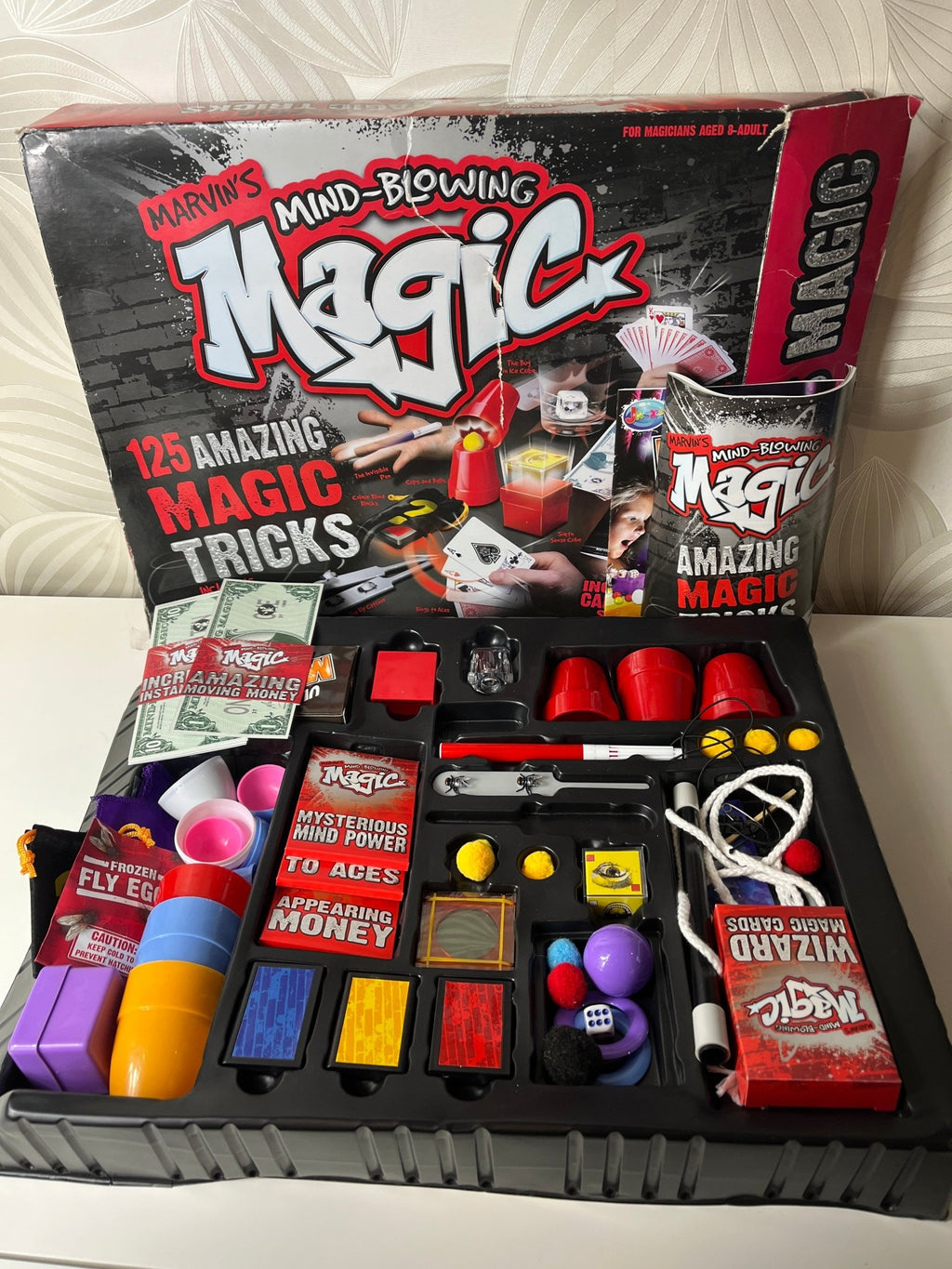 Magijos rinkinys „Marvin’s Mind - Blowing Magic“ (125 triukai) - Daiktų atokvėpis
