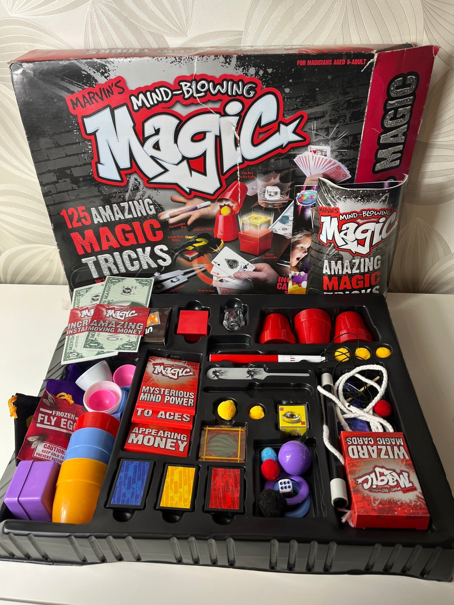 Magijos rinkinys „Marvin’s Mind - Blowing Magic“ (125 triukai) - Daiktų atokvėpis