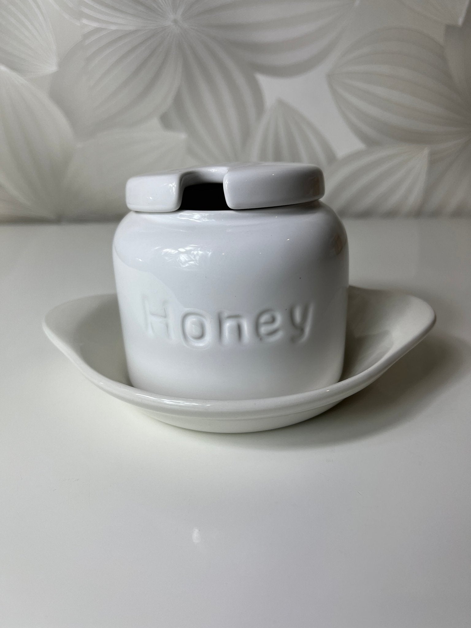 Medaus indelis su lėkštute „Honey“ - Daiktų atokvėpis