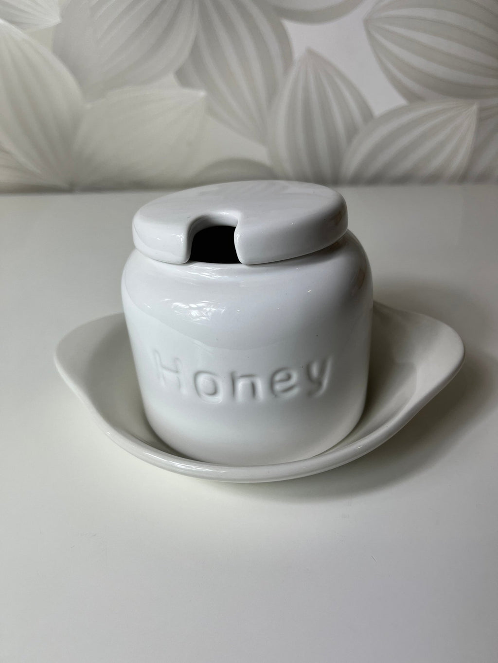 Medaus indelis su lėkštute „Honey“ - Daiktų atokvėpis