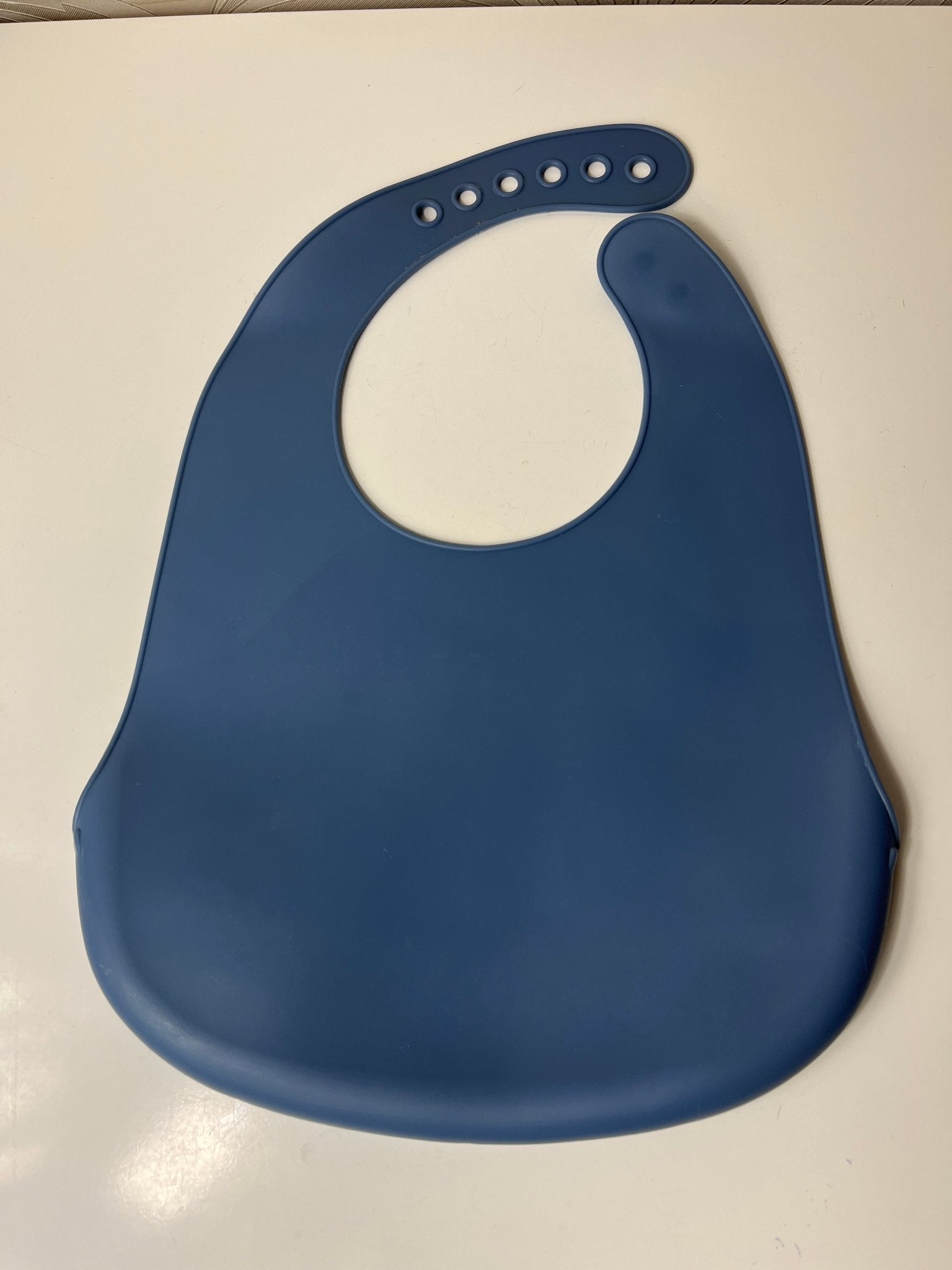 Mėlynas silikoninis seilinukas vaikui - Daiktų atokvėpis