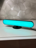 Modernaus dizaino LED lempa su USB jungtimi - Daiktų atokvėpis