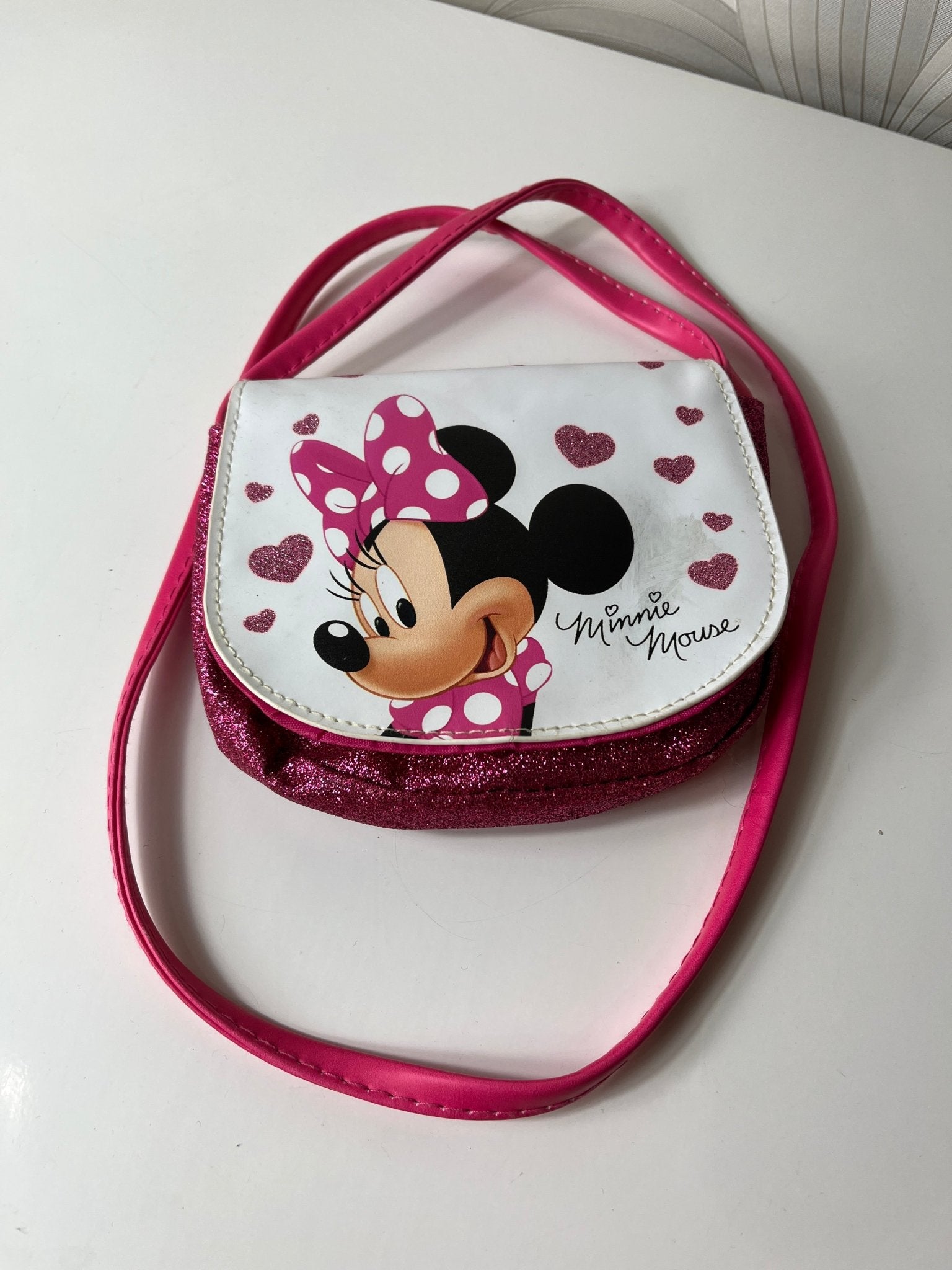 Nedidelė „Disney“ Minnie Mouse rankinė per petį - Daiktų atokvėpis