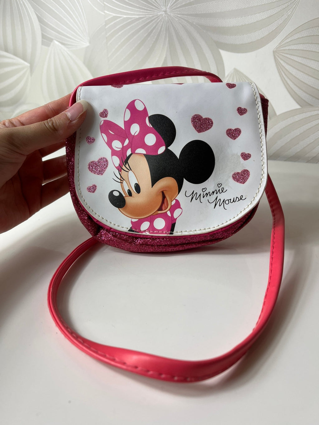 Nedidelė „Disney“ Minnie Mouse rankinė per petį - Daiktų atokvėpis