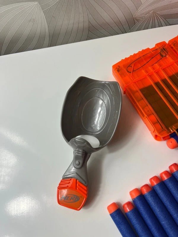 „Nerf Jolt“ pistoletų, šovinių ir priedų rinkinys - Daiktų atokvėpis