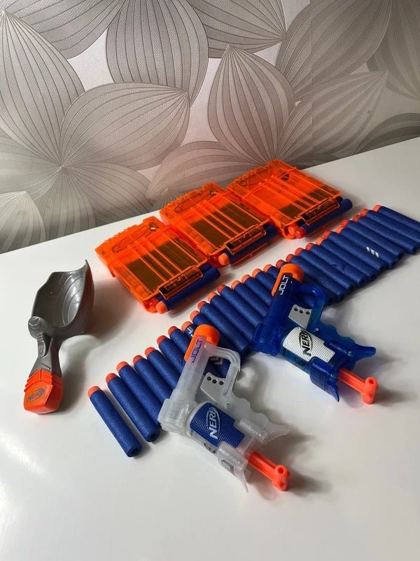 „Nerf Jolt“ pistoletų, šovinių ir priedų rinkinys - Daiktų atokvėpis