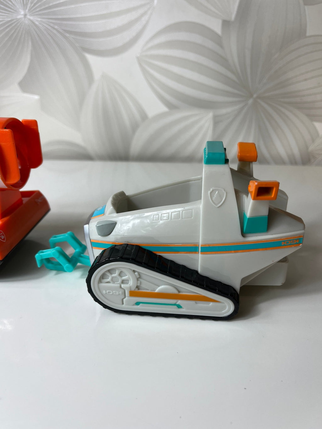 „Paw Patrol“ mašinų komplektas (3 vnt.) ir figūrėlė - Daiktų atokvėpis