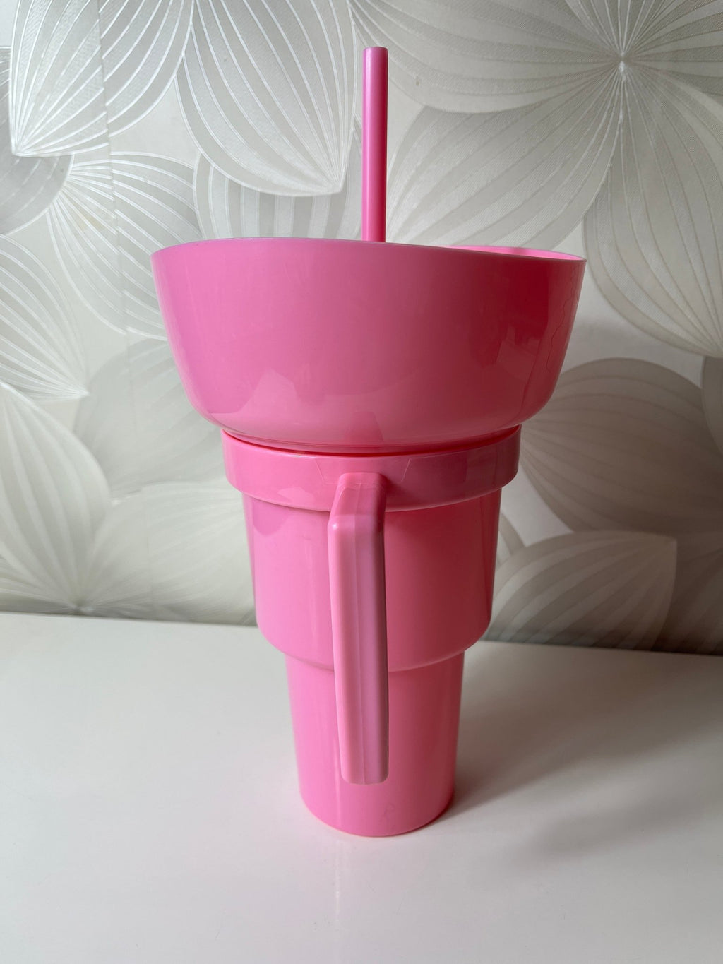 Plastikinis puodelis gėrimams ir užkandžiams - Daiktų atokvėpis