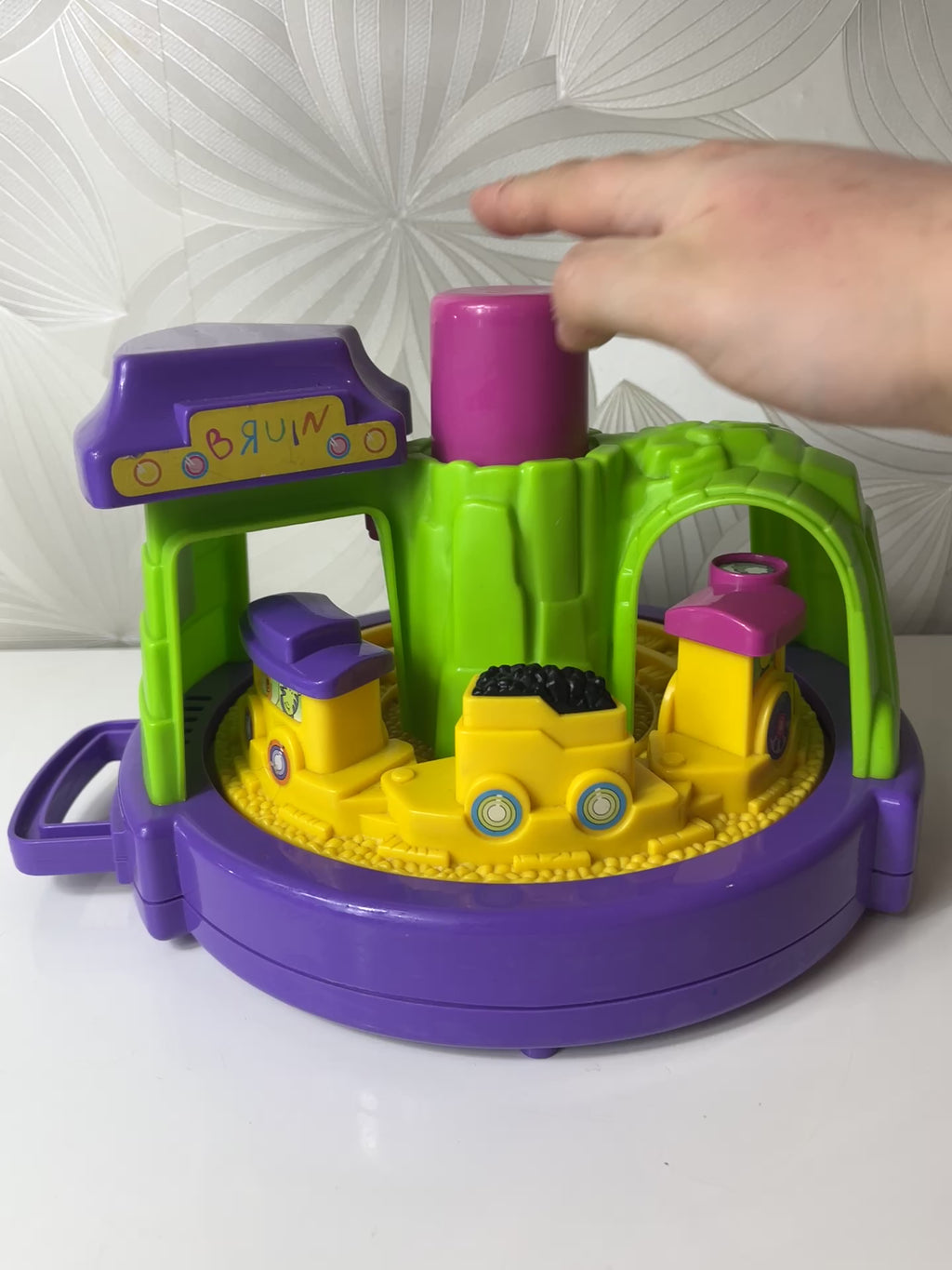 Vintažinis vaikiškas žaislinis traukinukas