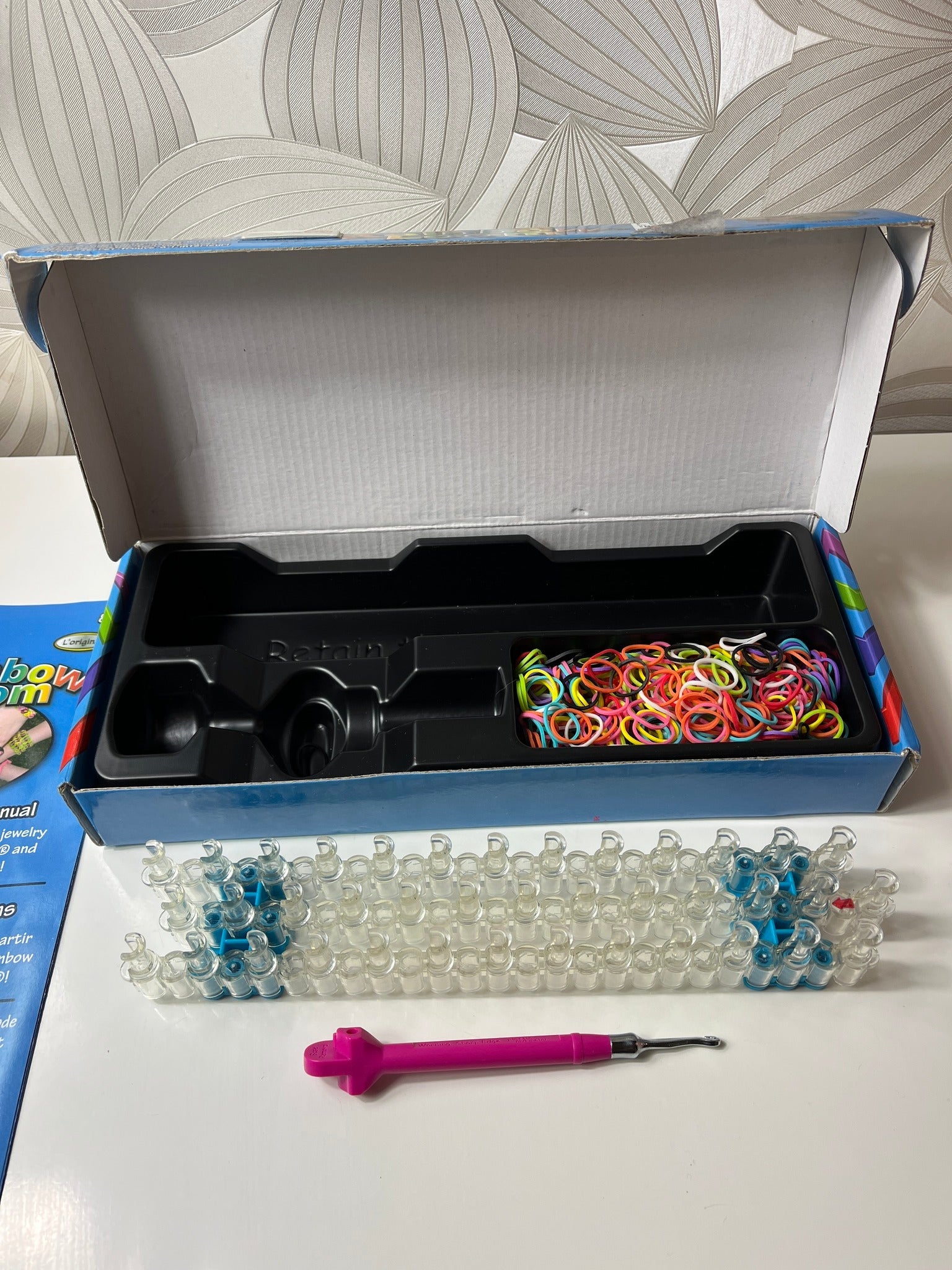 „Rainbow Loom“ apyrankių pynimo rinkinys su 44 vnt. pakelių gumyčių po 300 vnt. - Daiktų atokvėpis