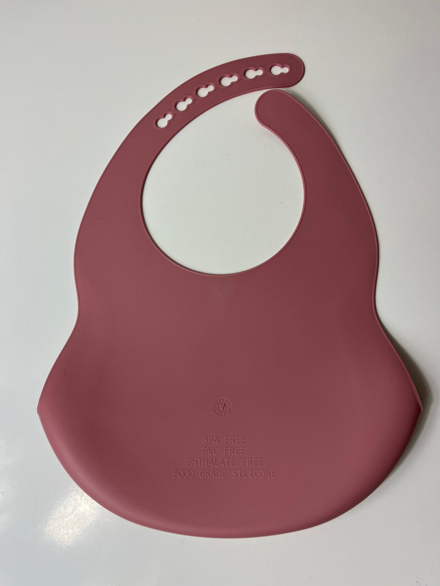 Rausvas silikoninis seilinukas vaikui - Daiktų atokvėpis