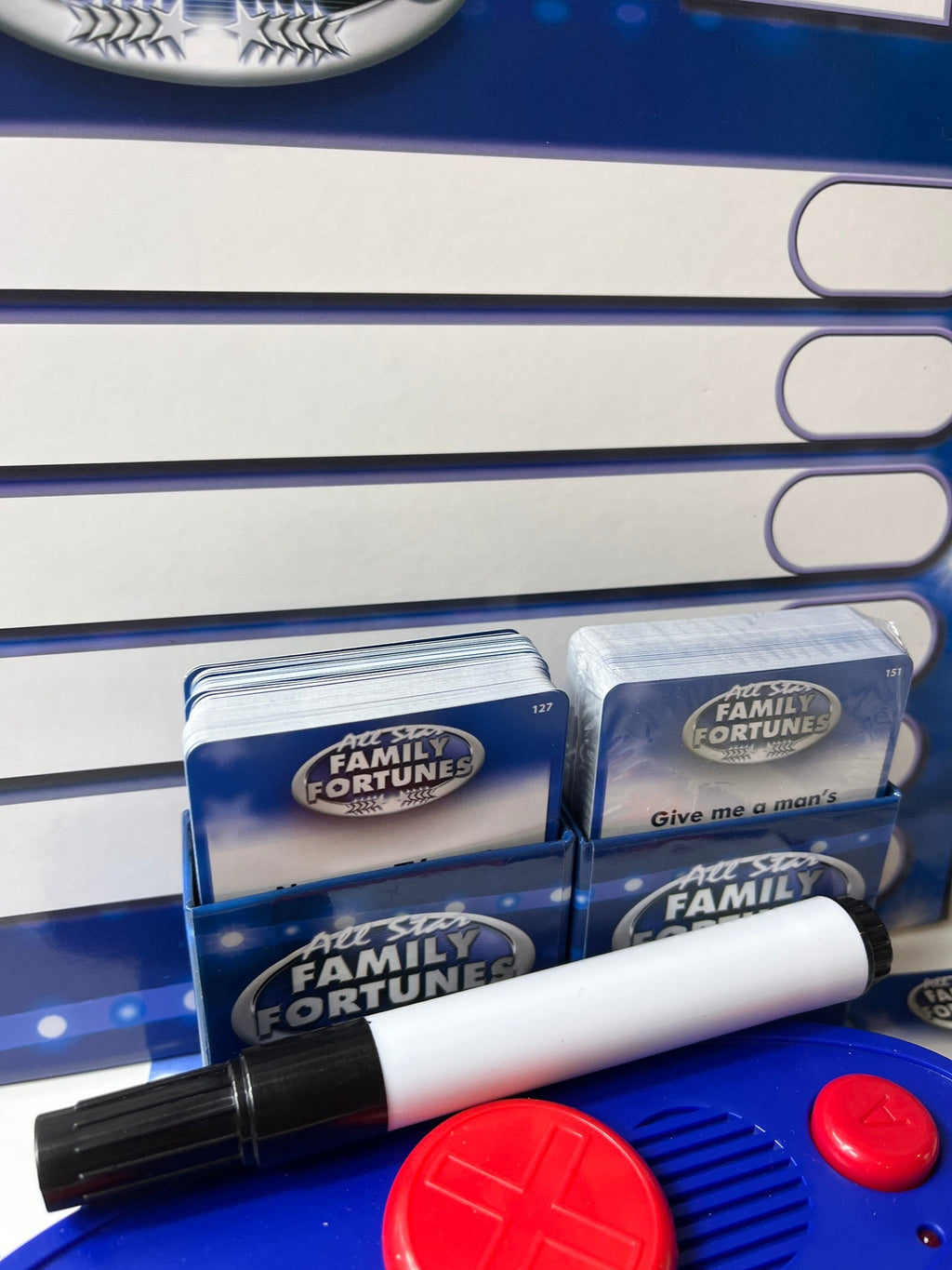 Stalo žaidimas „Family Fortunes“ su elektroniniu buzzer'iu - Daiktų atokvėpis