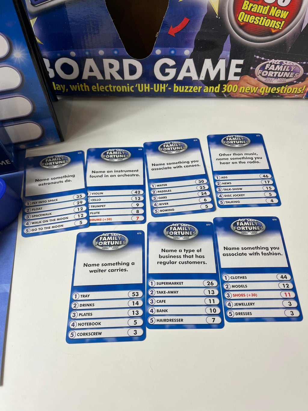 Stalo žaidimas „Family Fortunes“ su elektroniniu buzzer'iu - Daiktų atokvėpis