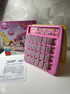 Stalo žaidimas „Guess Who?“ Disney Princess versija – spėliojimo žaidimas vaikams. - Daiktų atokvėpis