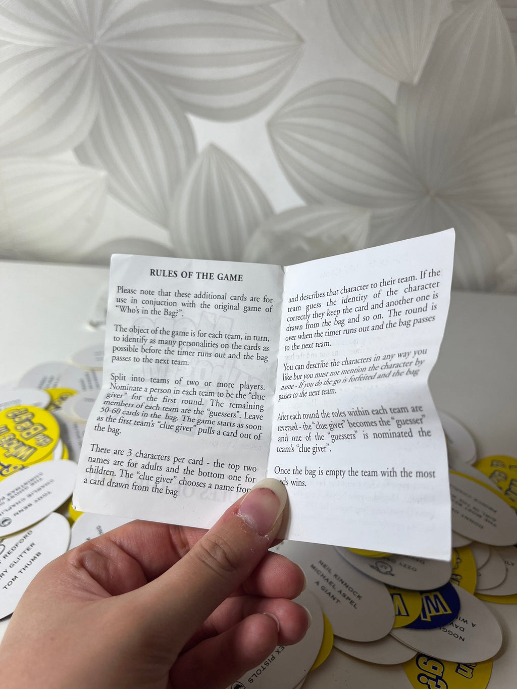 Stalo žaidimas „Who’s in the Bag?“ - Daiktų atokvėpis