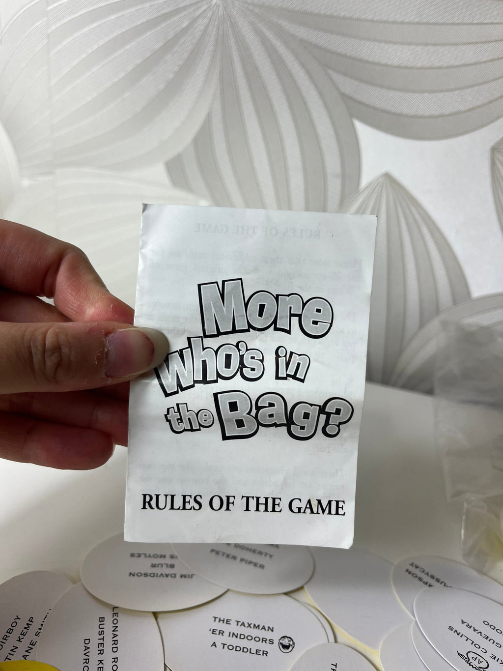 Stalo žaidimas „Who’s in the Bag?“ - Daiktų atokvėpis