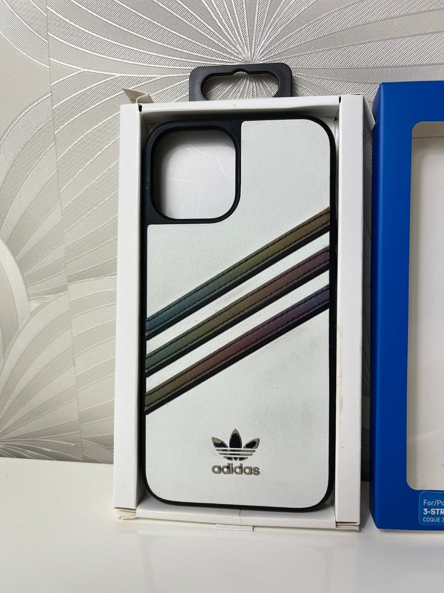 Telefono dėklas Adidas (iPhone 12 Pro Max) - Daiktų atokvėpis