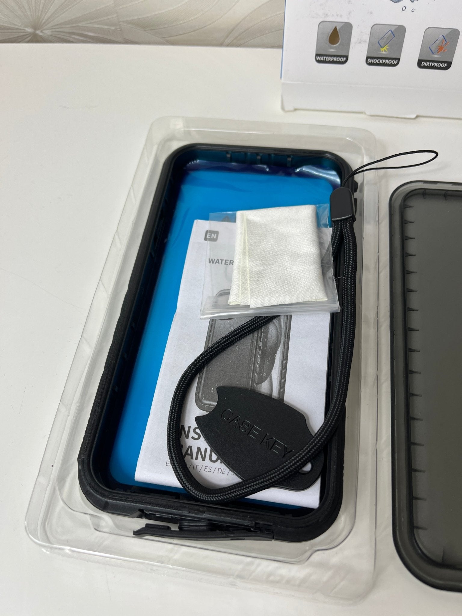 Vandeniui atsparus telefono dėklas su priedais (iPhone 11) - Daiktų atokvėpis