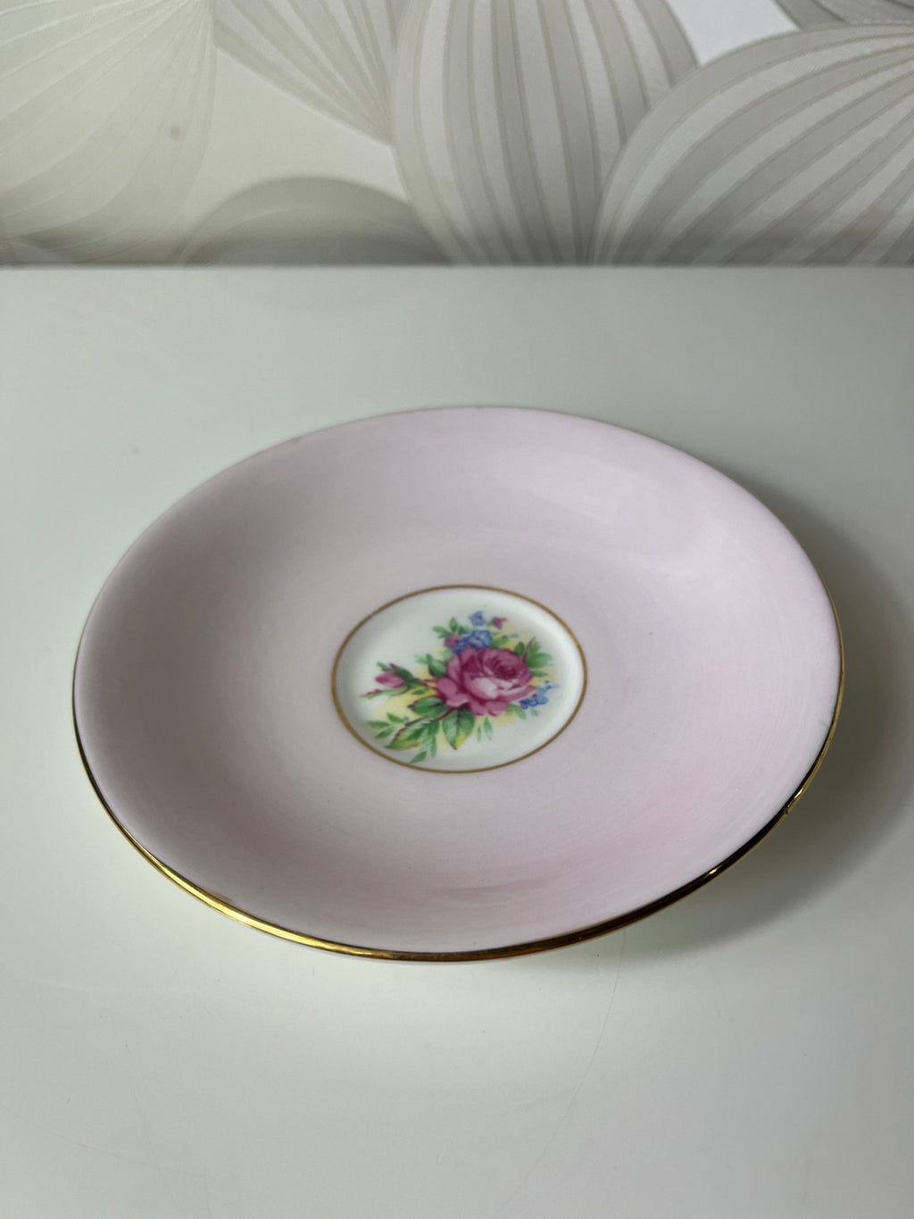 Vintažinė rožinė lėkštelė puodeliui - Daiktų atokvėpis