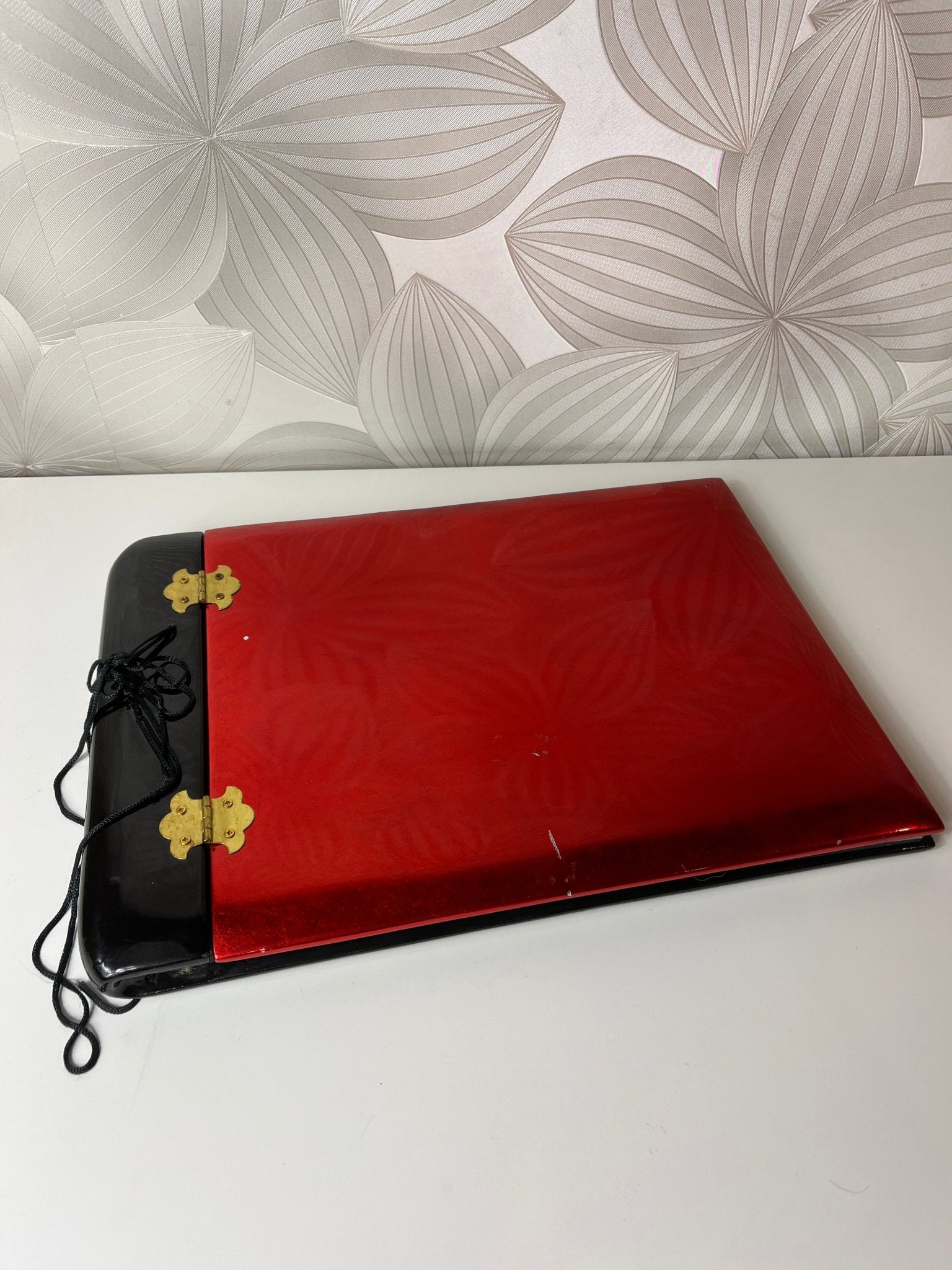 Vintažinis lakuotas nuotraukų albumas - Daiktų atokvėpis