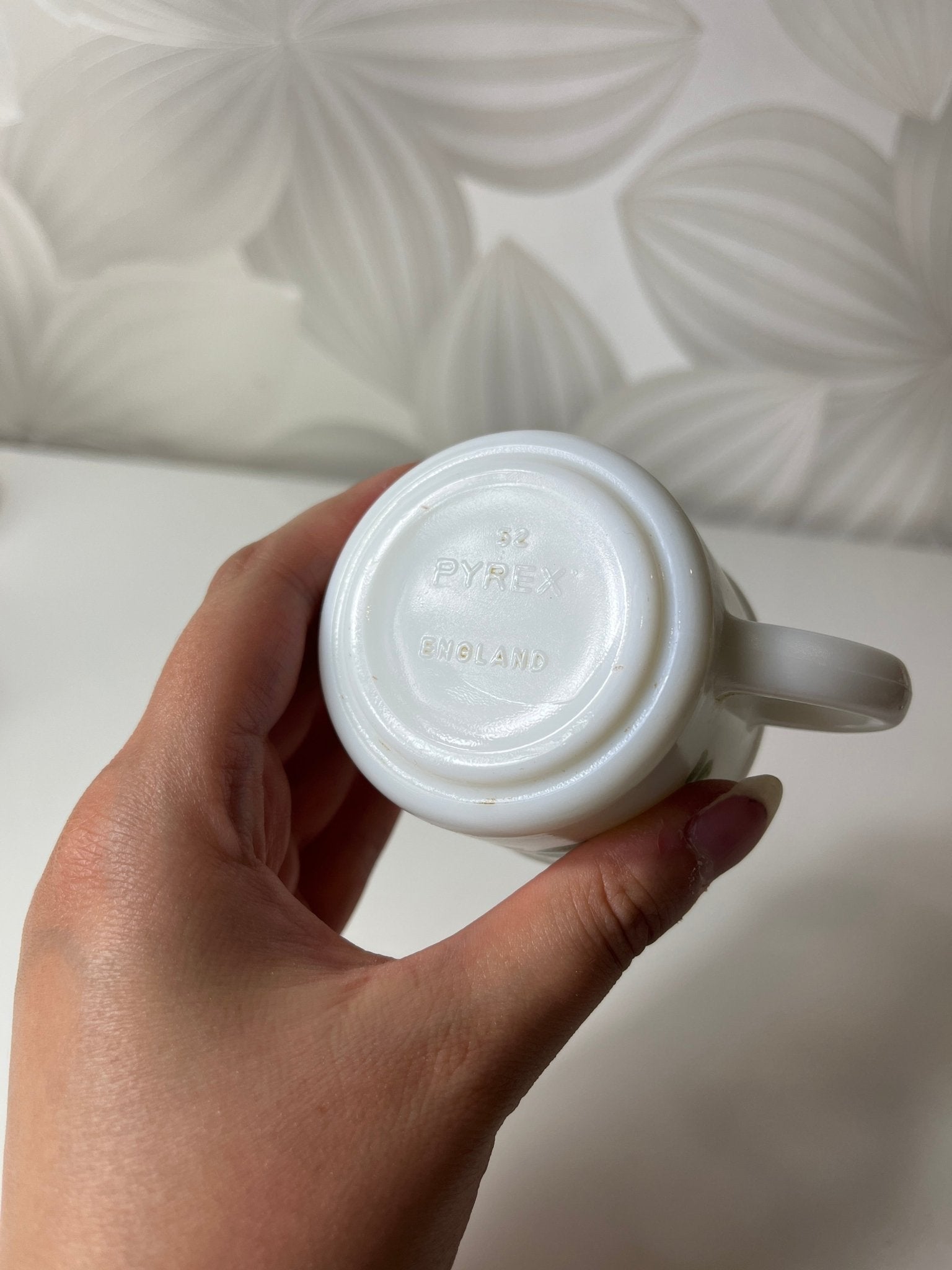 Vintažinis „Pyrex England Lisa“ espreso puodelis su sakurų motyvu - Daiktų atokvėpis