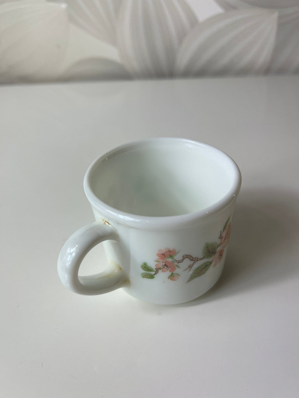 Vintažinis „Pyrex England Lisa“ espreso puodelis su sakurų motyvu - Daiktų atokvėpis