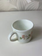 Vintažinis „Pyrex England Lisa“ espreso puodelis su sakurų motyvu - Daiktų atokvėpis