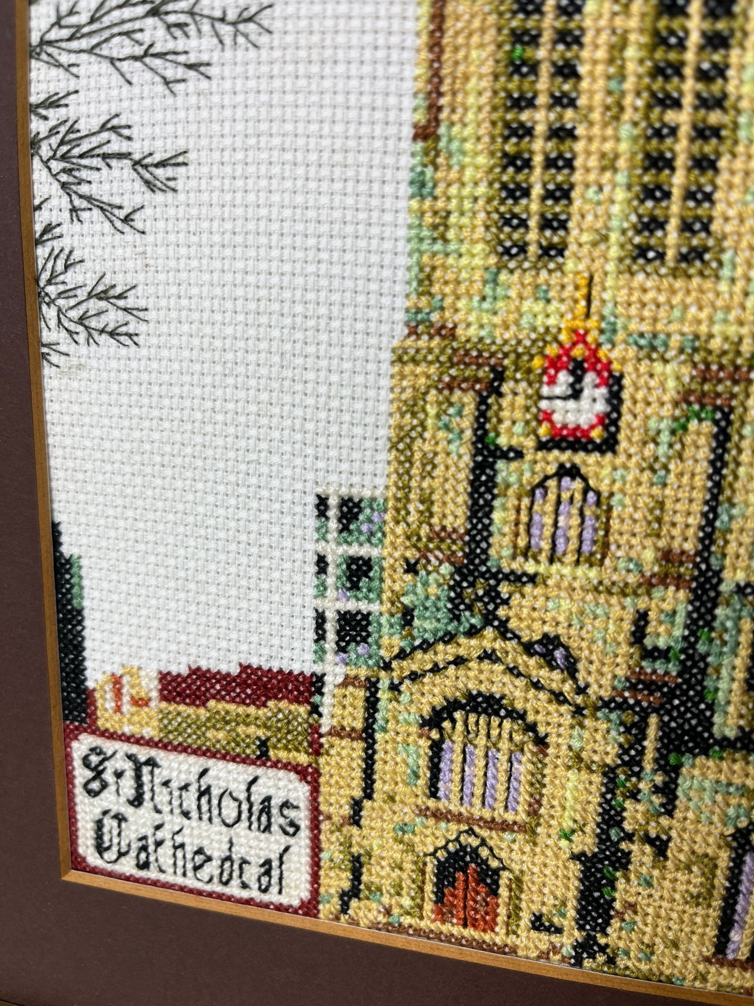 Vintažinis siuvinėtas paveikslas „Šv. Nikolajaus katedra“ - Daiktų atokvėpis