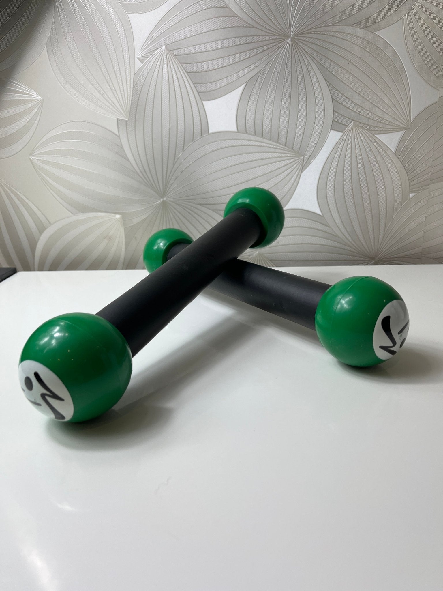 Zumbos šokių lazdelės / svoriai - Daiktų atokvėpis